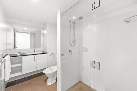 Burleigh Beach Tower - 140