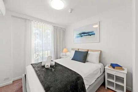 Burleigh Beach Tower - 155