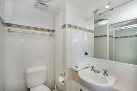 Burleigh Beach Tower - 47