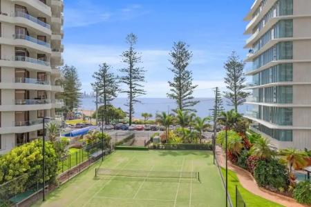 Burleigh Beach Tower - 79