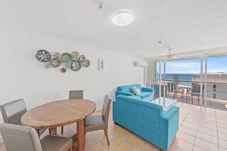 Burleigh Beach Tower - 75