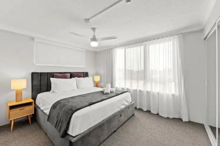 Burleigh Beach Tower - 145