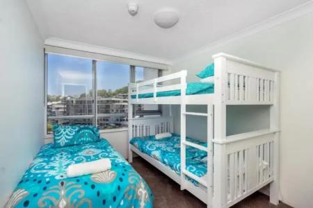 Burleigh Beach Tower - 85