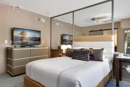 Zoe Fisherman's Wharf - 47