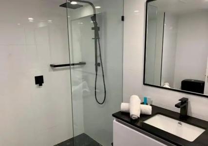 Outrigger Burleigh - 211