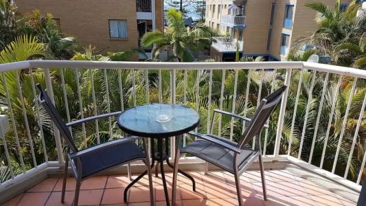 Outrigger Burleigh - 64