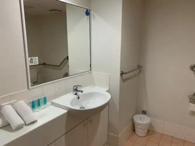 Outrigger Burleigh - 7