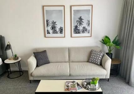 Outrigger Burleigh - 204