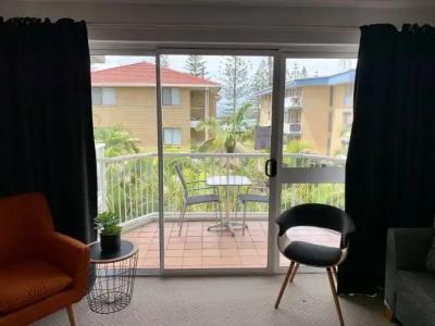 Outrigger Burleigh - 5