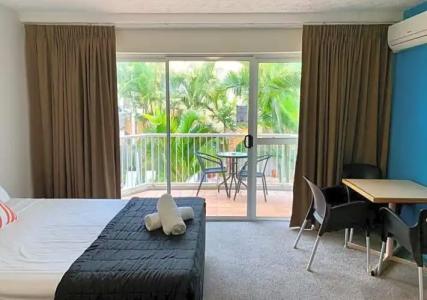 Outrigger Burleigh - 116