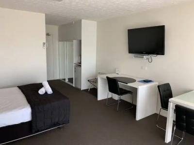 Outrigger Burleigh - 152