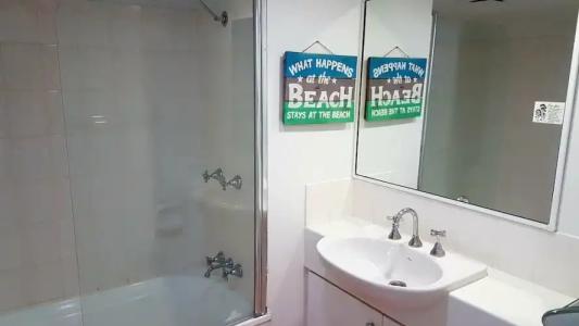 Outrigger Burleigh - 67