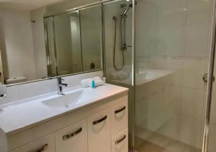 Outrigger Burleigh - 39