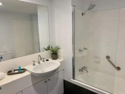 Outrigger Burleigh - 27