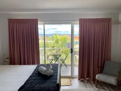 Outrigger Burleigh - 169