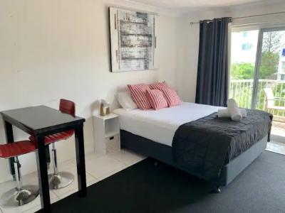 Outrigger Burleigh - 149