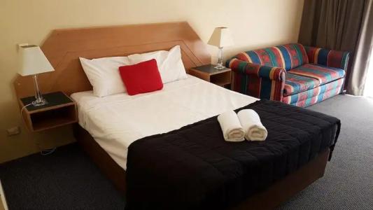 Outrigger Burleigh - 111