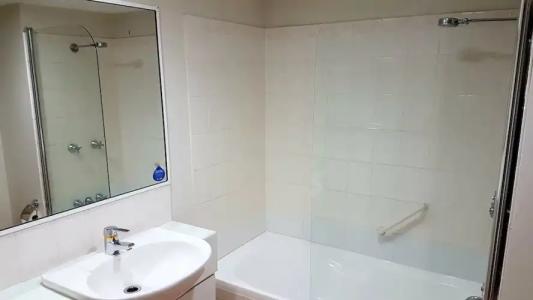 Outrigger Burleigh - 66