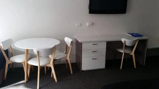 Outrigger Burleigh - 90