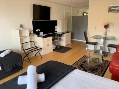 Outrigger Burleigh - 133