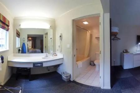 Inn at Golden Gate - 15