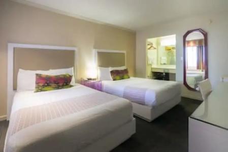 Inn at Golden Gate - 7