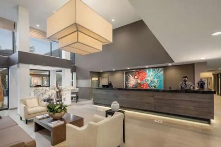 Luxe Sunset Boulevard - 1