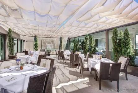 Luxe Sunset Boulevard - 45