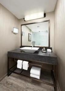 Sheraton Gateway Los Angeles - 39