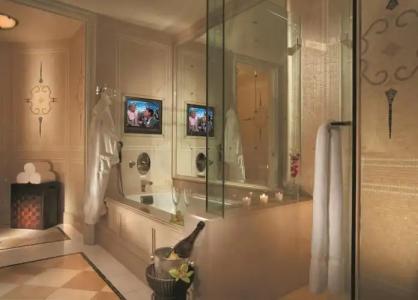 Four Seasons Los Angeles at Beverly Hills - 8