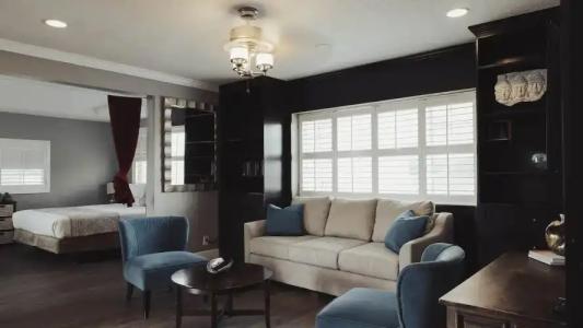 The Dixie Hollywood - 81