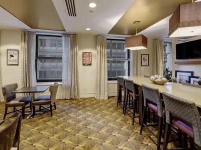 Hampton Inn Majestic Chicago Theatre District - 2