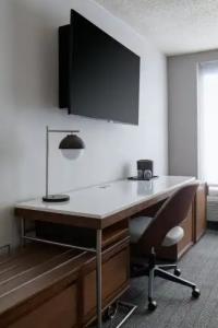 Courtyard by Marriott Chicago Downtown/River North - 35