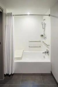 Courtyard by Marriott Chicago Downtown/River North - 31