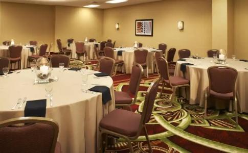 Courtyard by Marriott Chicago Downtown/River North - 26