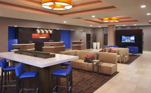 Courtyard by Marriott Chicago Downtown/River North - 14