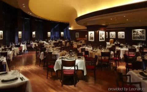 Sheraton Grand Chicago Riverwalk - 42