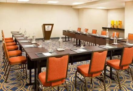 Sheraton Grand Chicago Riverwalk - 18