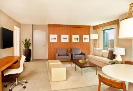 Sheraton Grand Chicago Riverwalk - 3