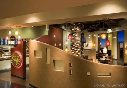 Sheraton Grand Chicago Riverwalk - 28