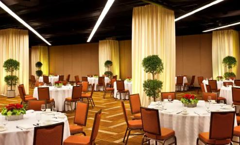 Sheraton Grand Chicago Riverwalk - 27