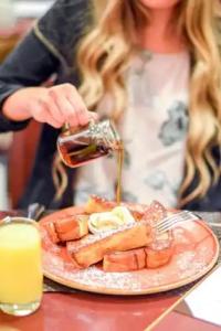 Sheraton Grand Chicago Riverwalk - 12