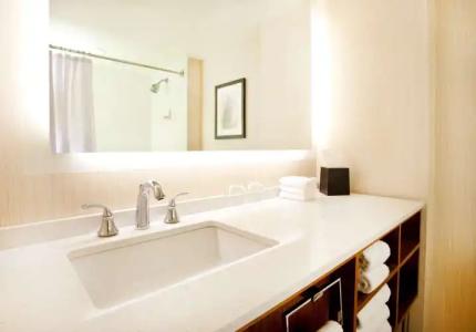 Sheraton Grand Chicago Riverwalk - 8