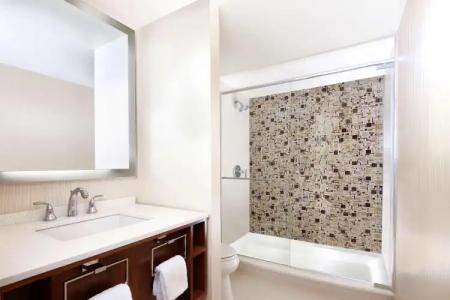 Sheraton Grand Chicago Riverwalk - 7