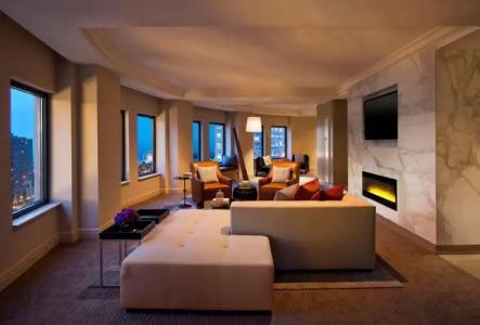 Sheraton Grand Chicago Riverwalk - 13