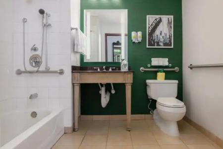 Staypineapple, An Iconic, The Loop - 55