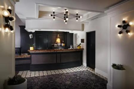 Staypineapple, An Iconic, The Loop - 14