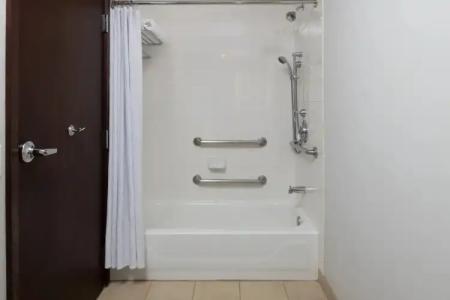 Staypineapple, An Iconic, The Loop - 35