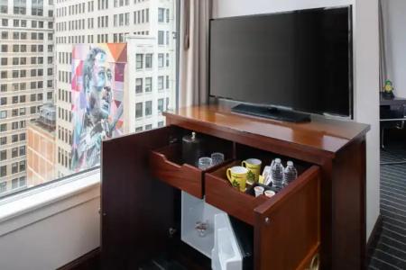 Staypineapple, An Iconic, The Loop - 49