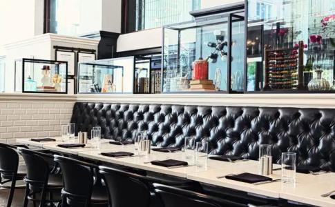 Staypineapple, An Iconic, The Loop - 18